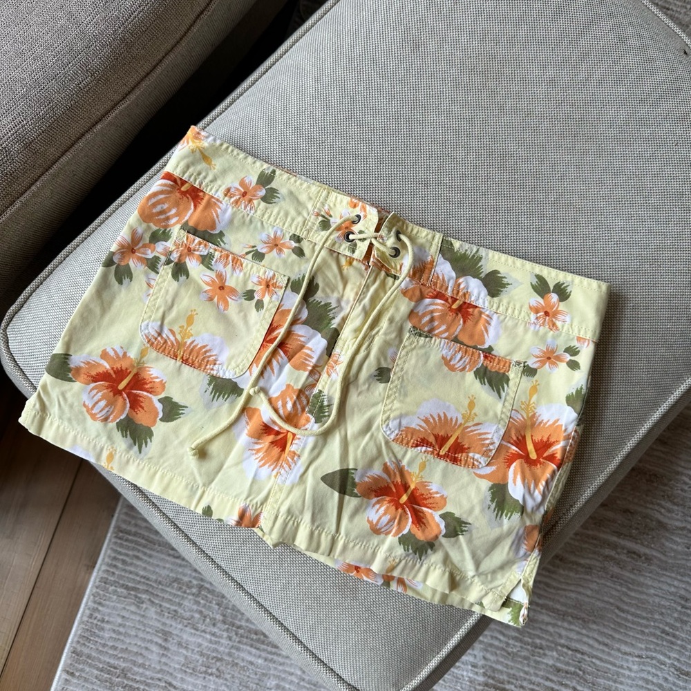 Y2K vintage floral Hawaiian tropical print mini skirt
